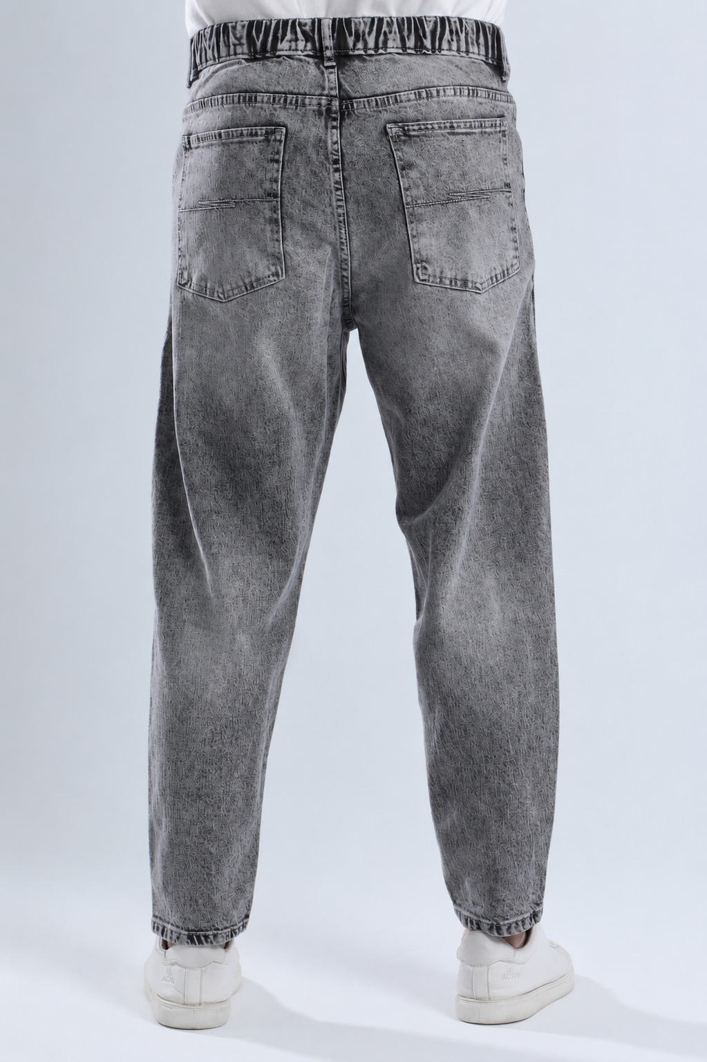 Wide-Leg Jeans with Back Pocket Detail (L200)
