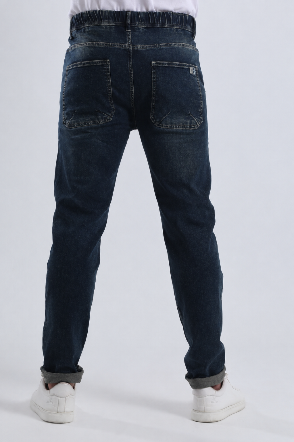Men's Relaxed-Fit Jeans with Elastic Waistband and Reinforced Back Pocket (L202)
