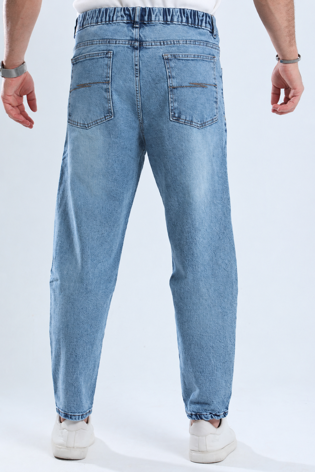 Wide-Leg Jeans with Back Pocket Detail (L200)