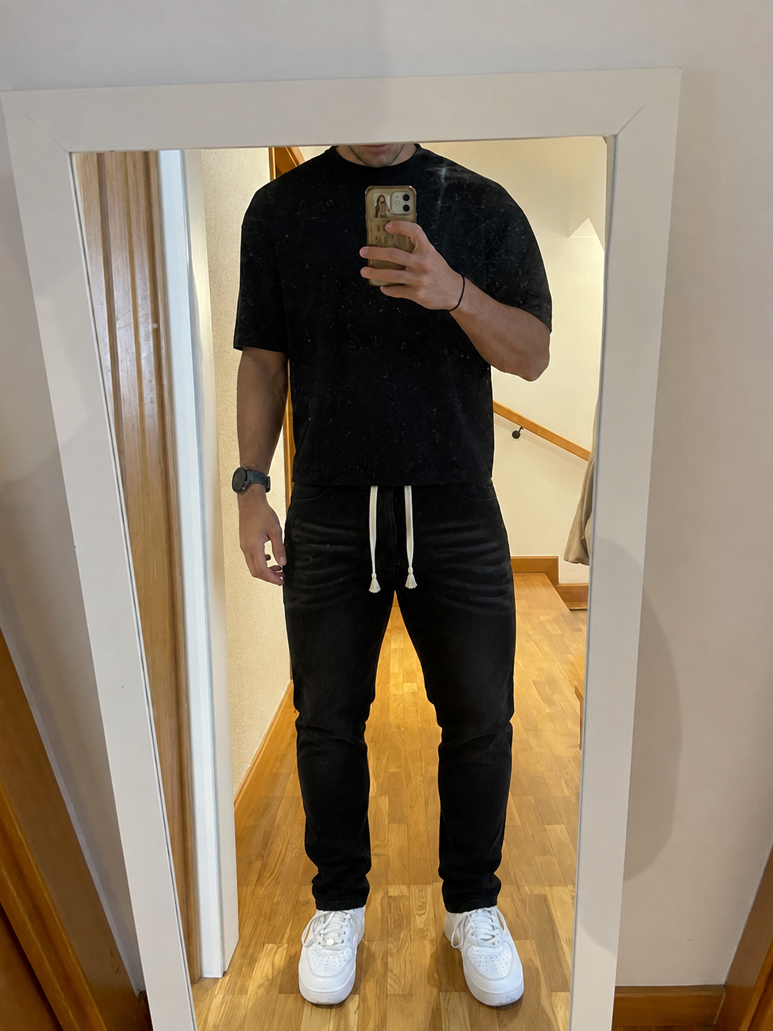 Men's Relaxed-Fit Jeans with Elastic Waistband and Reinforced Back Pocket (L202)